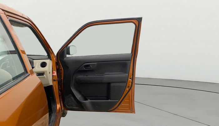 2021 Maruti New Wagon-R LXI CNG 1.0, CNG, Manual, 1,08,042 km, RHS Front Door