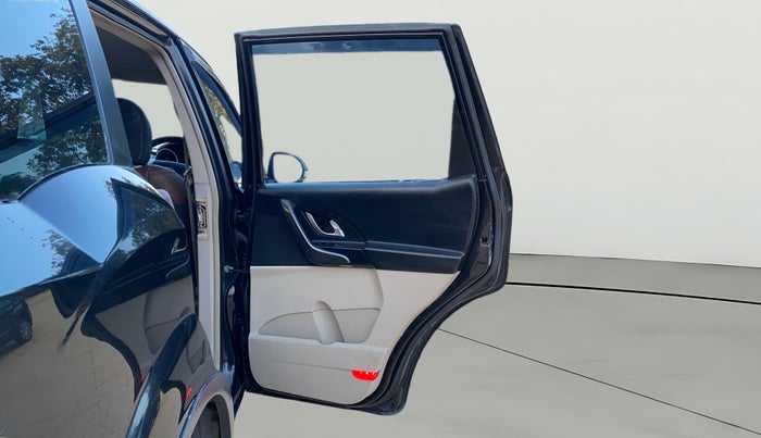 2016 Mahindra XUV500 W8, Diesel, Manual, 83,424 km, RHS Rear Door