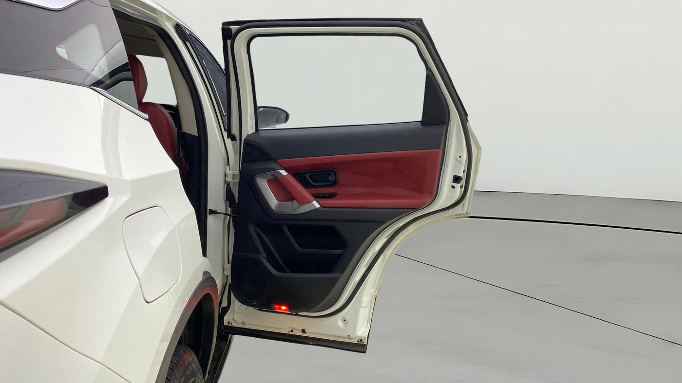 2021 Tata Harrier XMA 2.0L KRYOTEC, Diesel, Automatic, 72,640 km, RHS Rear Door