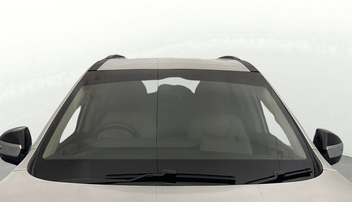 2022 Mahindra XUV700 AX 3 D MT 7 STR, Diesel, Manual, 1,31,555 km, Front Windshield