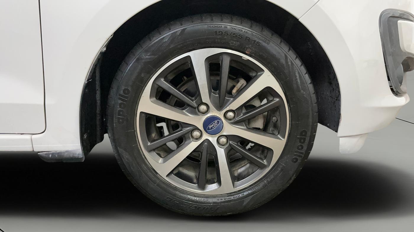 2020 Ford New Figo TITANIUM 1.2 PETROL MT, Petrol, Manual, 28,854 km, Right Front Wheel