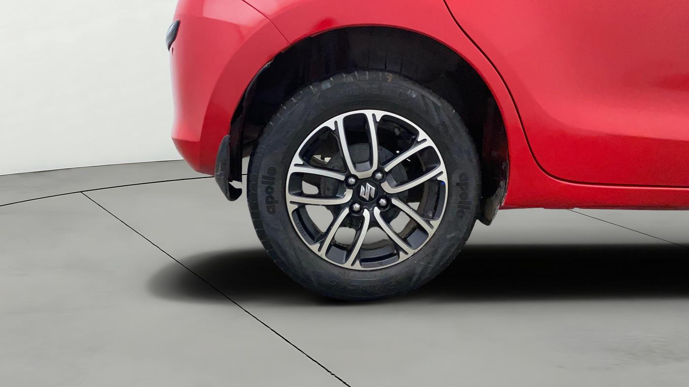 2021 Maruti Swift ZXI PLUS DUAL TONE, Petrol, Manual, 30,399 km, Right Rear Wheel