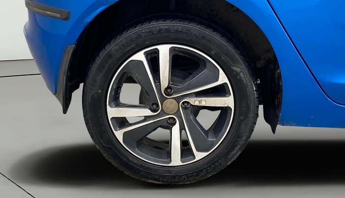 2021 Tata ALTROZ XZ PETROL, Petrol, Manual, 26,606 km, Right Rear Wheel