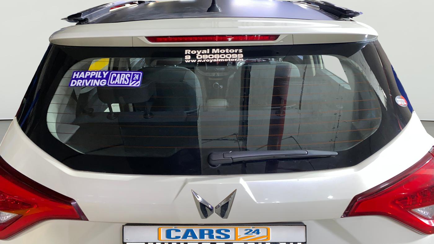 2023 Mahindra XUV300 W8 1.2 PETROL, Petrol, Manual, 22,230 km, Rear Windshield