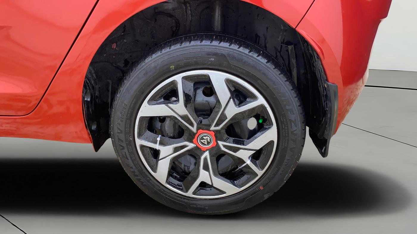 2020 Tata ALTROZ XM PLUS PETROL, Petrol, Manual, 69,456 km, Left Rear Wheel