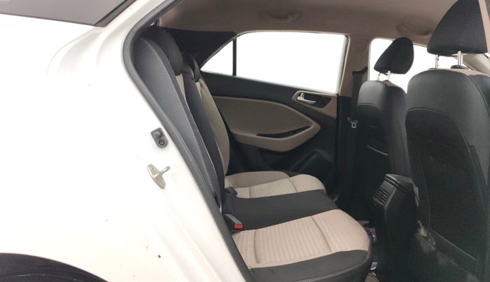 2020 Hyundai Elite i20 SPORTZ PLUS 1.2, Petrol, Manual, 95,065 km, Right Side Rear Door Cabin