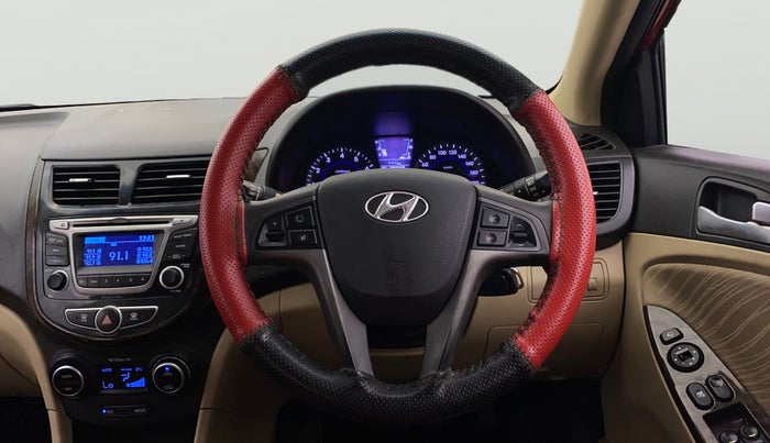 2015 Hyundai Verna FLUIDIC 4S 1.6 VTVT S, Petrol, Manual, 38,304 km, Steering Wheel Close Up