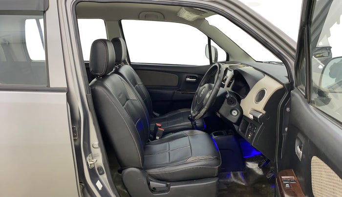 2016 Maruti Wagon R 1.0 LXI CNG, CNG, Manual, 1,06,985 km, Right Side Front Door Cabin