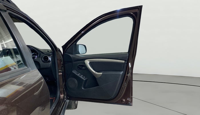 2021 Renault Duster RXS 1.3 TURBO PETROL MT, Petrol, Manual, 42,060 km, RHS Front Door