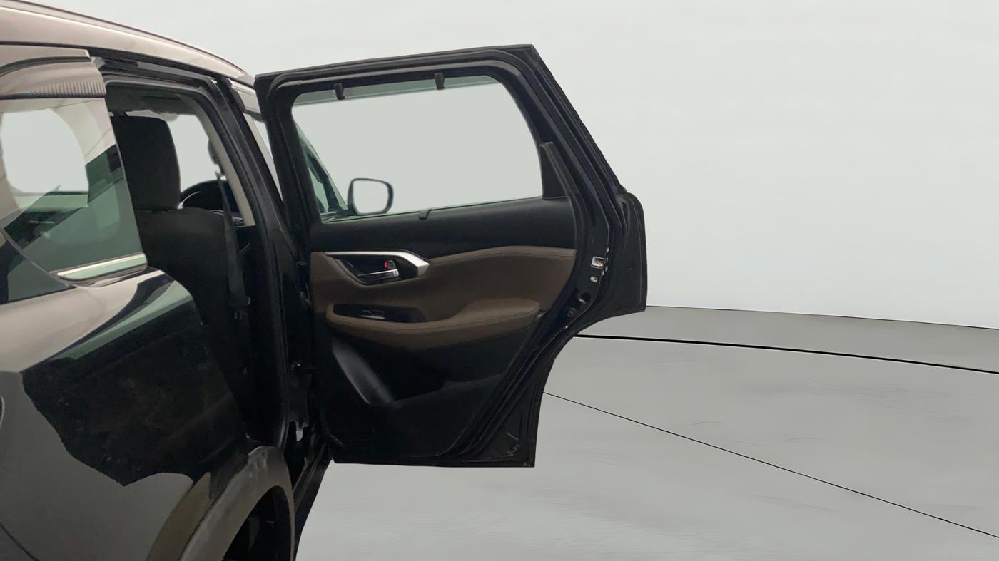 2025 Toyota URBAN CRUISER HYRYDER G (O) 2WD Hybrid 1.5L e-CVT, Hybrid, Automatic, 3,621 km, RHS Rear Door