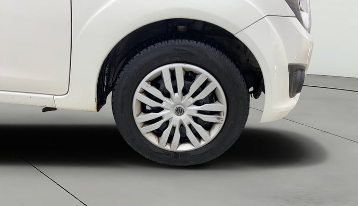 2014 Ford Figo ZXI 1.4 DIESEL, Diesel, Manual, 1,14,390 km, Right Front Wheel