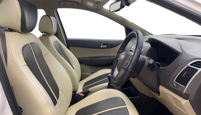 2014 Hyundai i20 ASTA 1.2, Petrol, Manual, 36,268 km, Right Side Front Door Cabin