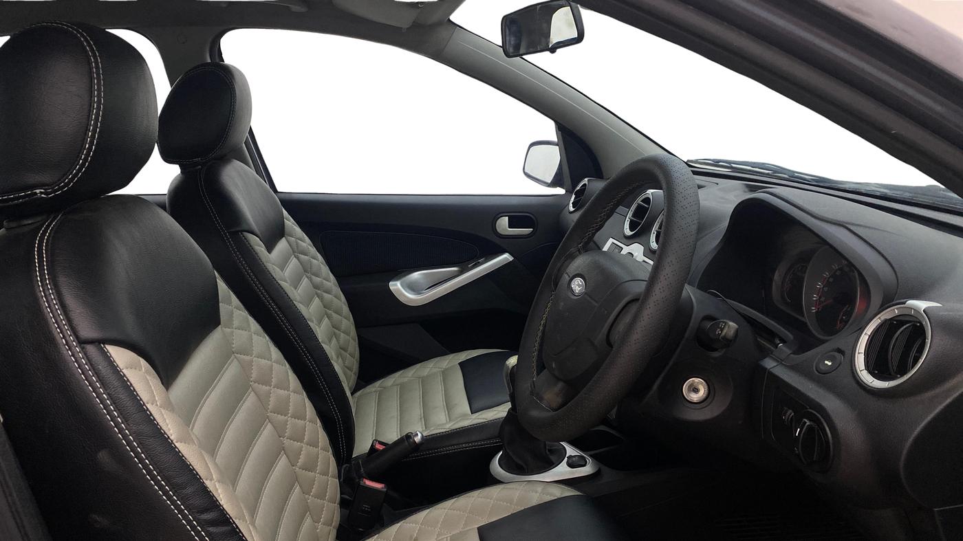 2014 Ford Figo ZXI 1.4 DIESEL, Diesel, Manual, 1,26,685 km, Right Side Front Door Cabin