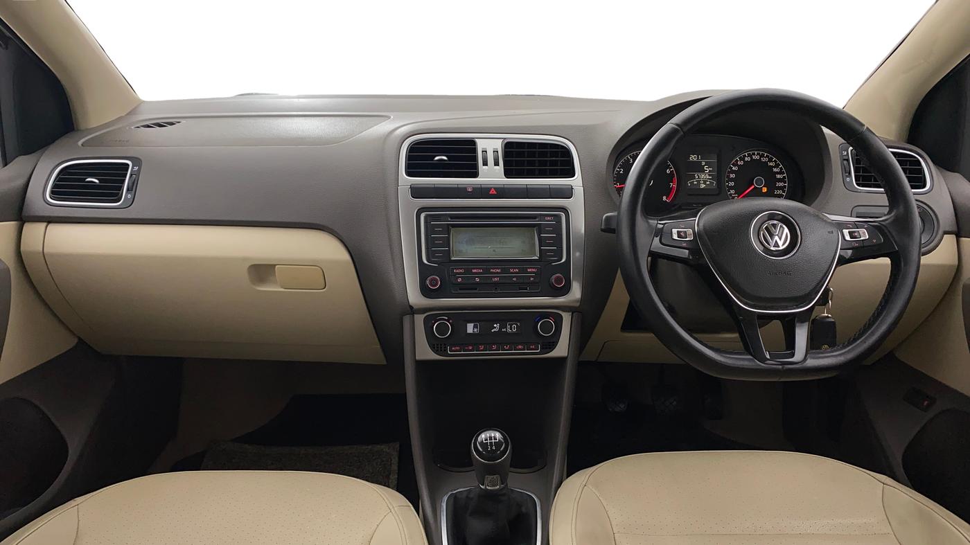 2015 Volkswagen Vento HIGHLINE 1.6 MPI, Petrol, Manual, 57,363 km, Dashboard