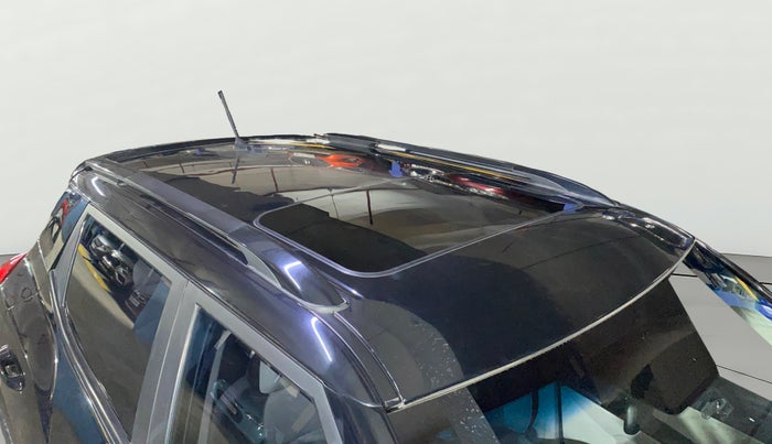 2023 Mahindra XUV300 W8 (O) 1.2 PETROL, Petrol, Manual, 27,501 km, Roof