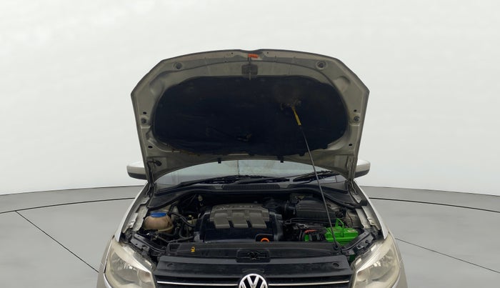 2014 Volkswagen Polo COMFORTLINE 1.5L, Diesel, Manual, 1,13,971 km, Open Bonet