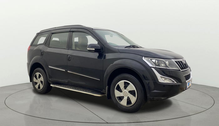 2017 Mahindra XUV500 W6, Diesel, Manual, 76,882 km, Right Front Diagonal