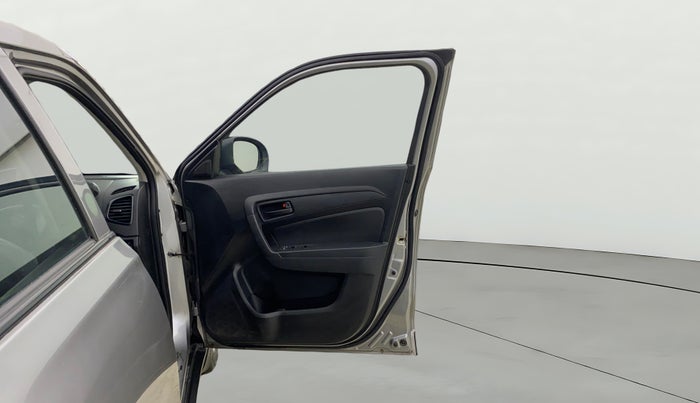 2021 Maruti Vitara Brezza LXI, Petrol, Manual, 47,759 km, RHS Front Door