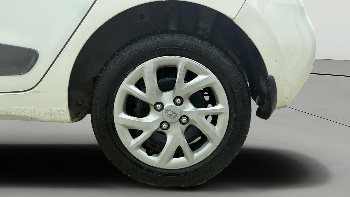 2017 Hyundai Grand i10 MAGNA AT 1.2 KAPPA VTVT, Petrol, Automatic, 11,163 km, Left Rear Wheel