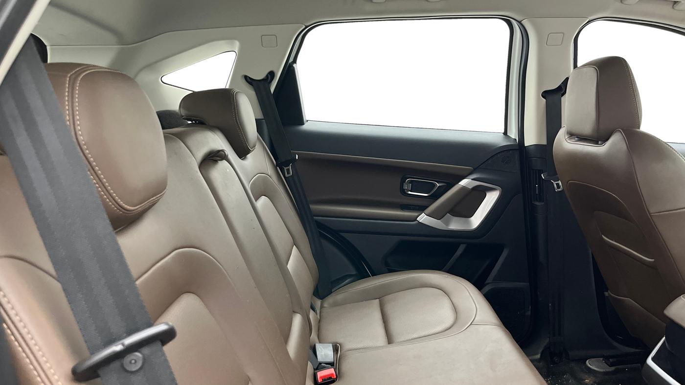 2019 Tata Harrier XZ 2.0L, Diesel, Manual, 20,036 km, Right Side Rear Door Cabin