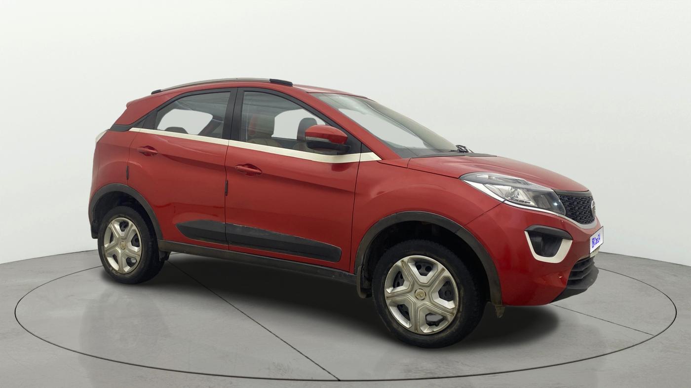 2018 Tata NEXON XZ PLUS PETROL, Petrol, Manual, 29,543 km, Right Front Diagonal