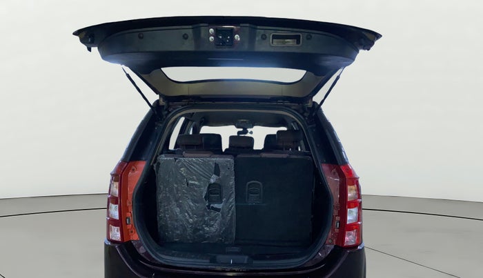 2014 Mahindra XUV500 W8, Diesel, Manual, 85,083 km, Boot Door Open