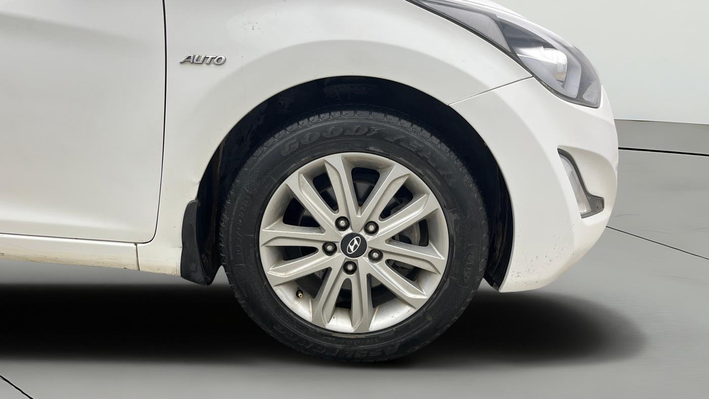 2016 Hyundai New Elantra 1.8 SX AT VTVT, Petrol, Automatic, 1,05,897 km, Right Front Wheel