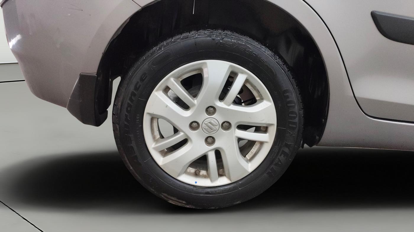 2014 Maruti Swift Dzire ZXI, Petrol, Manual, 58,809 km, Right Rear Wheel