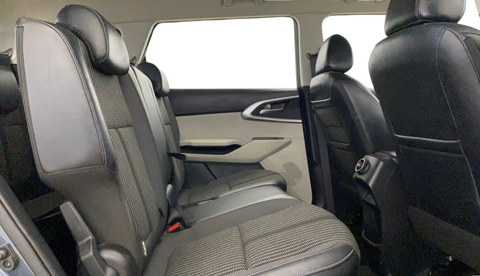 2022 KIA CARENS PRESTIGE 1.5 PETROL 7 STR, Petrol, Manual, 31,276 km, Right Side Rear Door Cabin