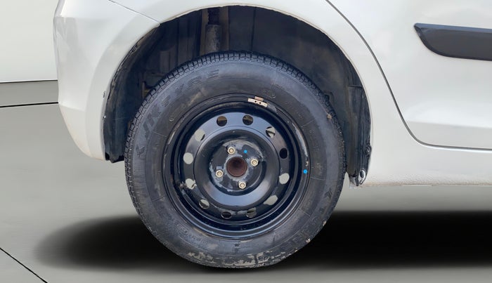 2015 Maruti Swift VXI, Petrol, Manual, 46,181 km, Right Rear Wheel