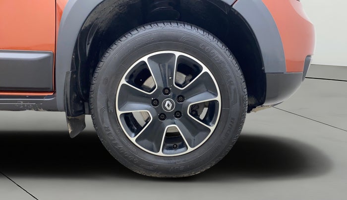 2018 Renault Duster 85 PS RXS MT DIESEL, Diesel, Manual, 1,09,227 km, Right Front Wheel