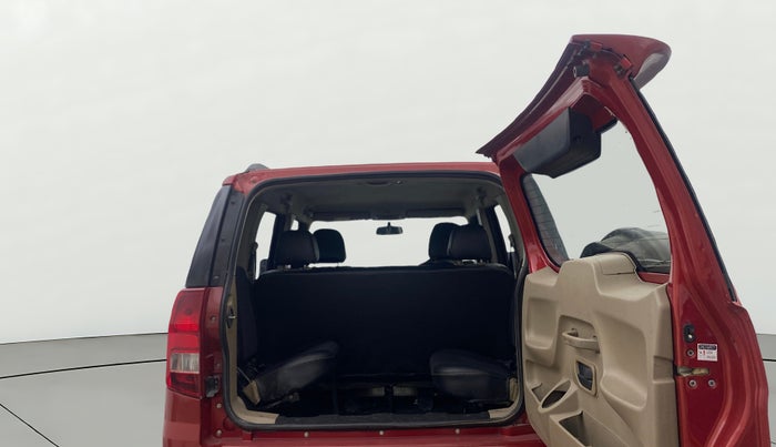 2016 Mahindra TUV300 T8 AMT, Diesel, Automatic, 86,242 km, Boot Open Zoomed View