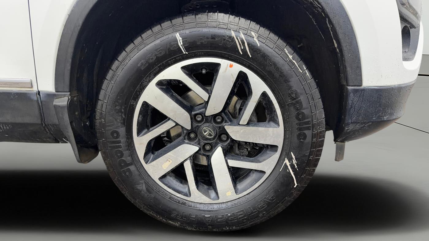 2021 Tata Harrier XZA PLUS 2.0L, Diesel, Automatic, 72,986 km, Right Front Wheel