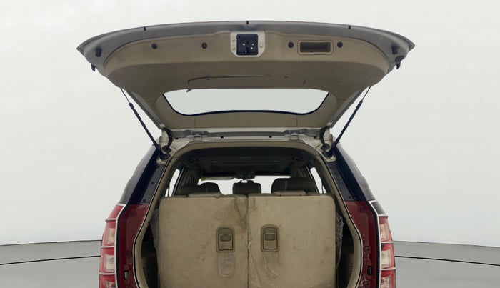 2015 Mahindra XUV500 W10, Diesel, Manual, 83,012 km, Boot Door Open