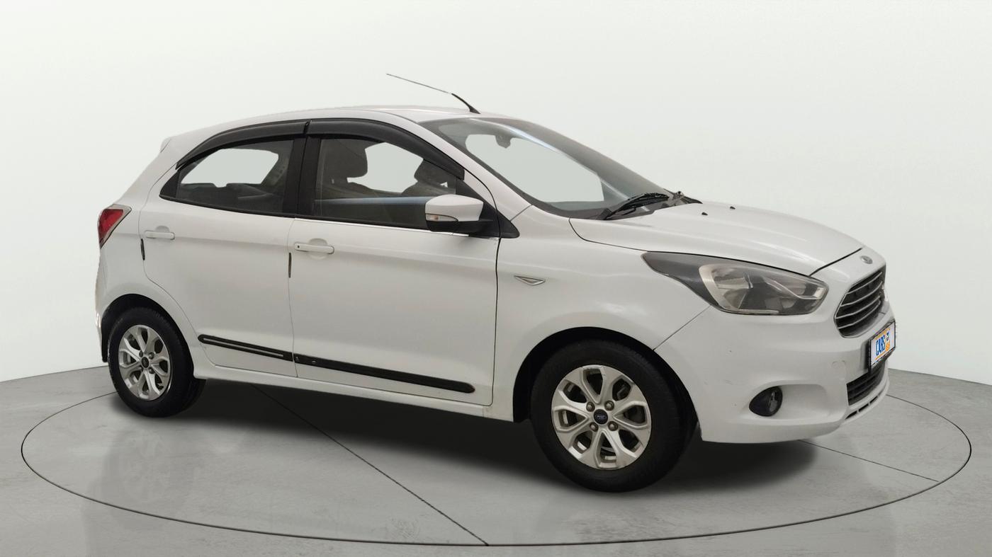 2016 Ford New Figo TITANIUM 1.2 PETROL MT, CNG, Manual, 84,195 km, Right Front Diagonal