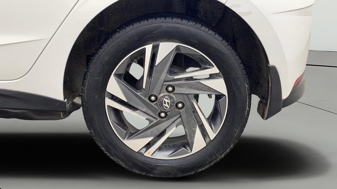 2021 Hyundai NEW I20 ASTA 1.2 AT, Petrol, Automatic, 1,02,328 km, Left Rear Wheel