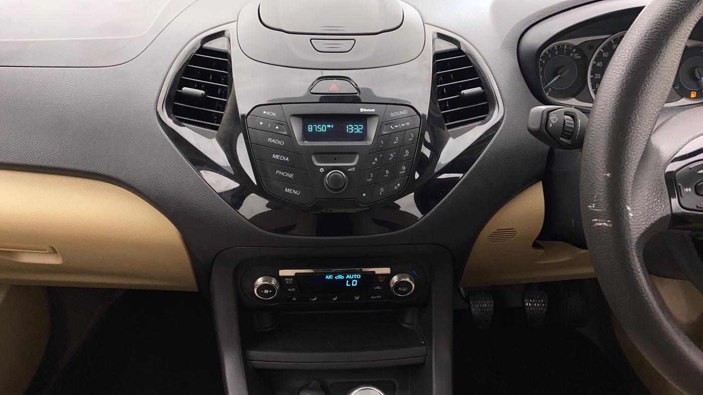 2017 Ford Figo Aspire TITANIUM 1.2 PETROL, Petrol, Manual, 37,988 km, Air Conditioner