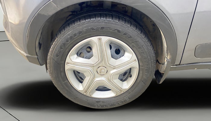 2021 Tata NEXON XMA SUNROOF PETROL, Petrol, Automatic, 50,214 km, Left Front Wheel