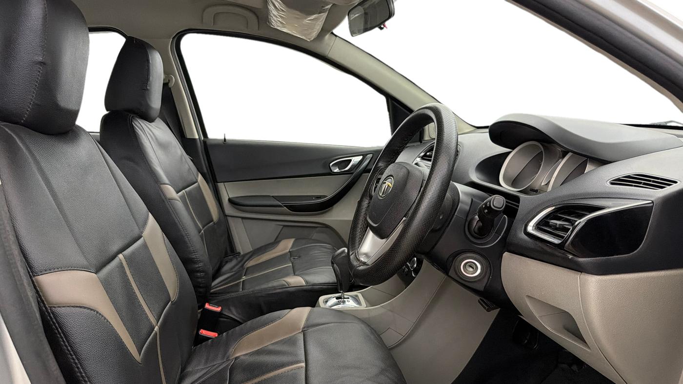 2017 Tata Tiago XZA PETROL, Petrol, Automatic, 76,602 km, Right Side Front Door Cabin