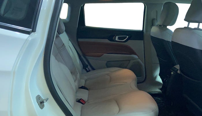 2021 Jeep Compass LIMITED (O) 2.0 DIESEL 4X4 AT, Diesel, Automatic, 1,09,401 km, Right Side Rear Door Cabin