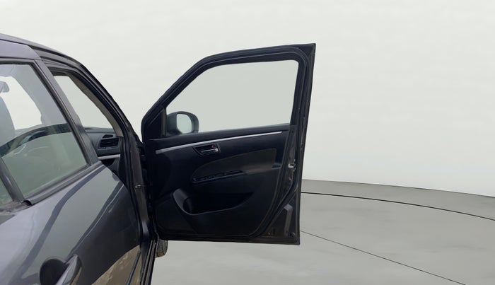 2015 Maruti Swift VXI, Petrol, Manual, 73,384 km, RHS Front Door