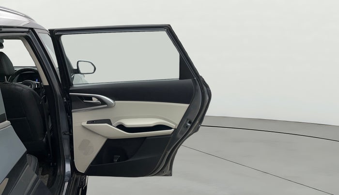 2022 KIA CARENS PRESTIGE 1.5 PETROL 7 STR, Petrol, Manual, 34,307 km, RHS Rear Door