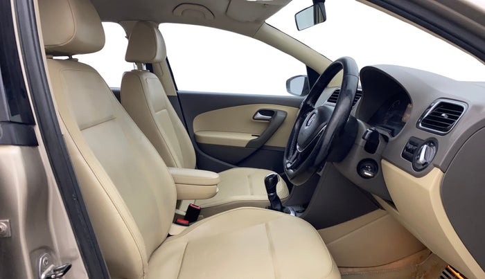 2015 Volkswagen Vento HIGHLINE 1.5 AT, Diesel, Automatic, 70,376 km, Right Side Front Door Cabin