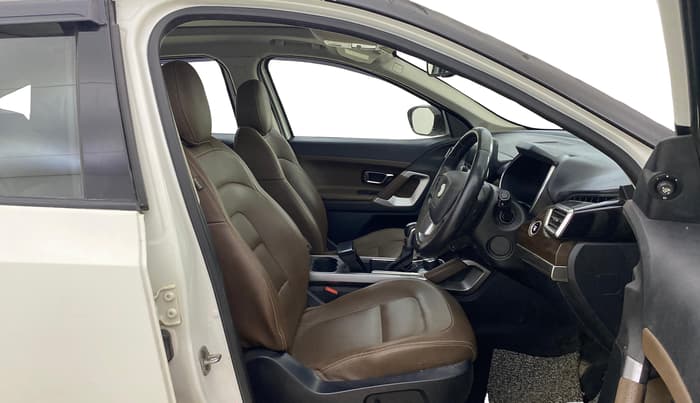 2021 Tata Harrier XZA PLUS 2.0L DUAL TONE, Diesel, Automatic, 1,20,815 km, Right Side Front Door Cabin