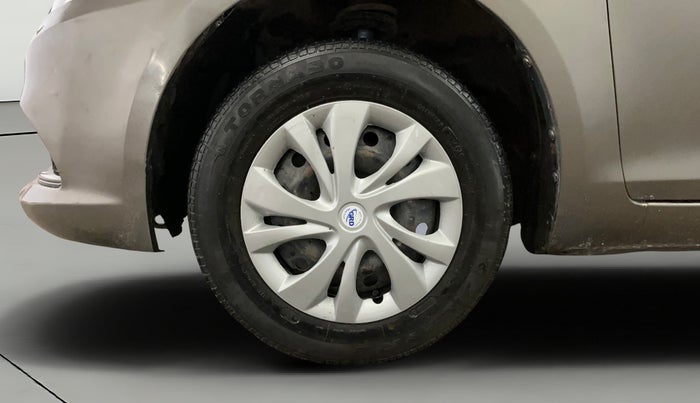 2015 Maruti Swift Dzire VXI, Petrol, Manual, 39,291 km, Left Front Wheel