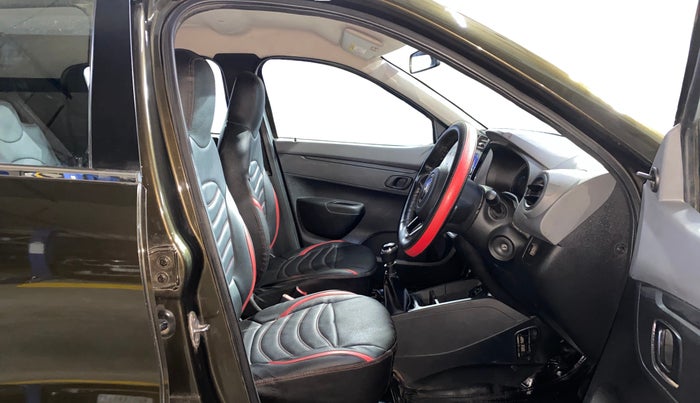 2020 Renault Kwid RXT 1.0 (O), Petrol, Manual, 20,804 km, Right Side Front Door Cabin