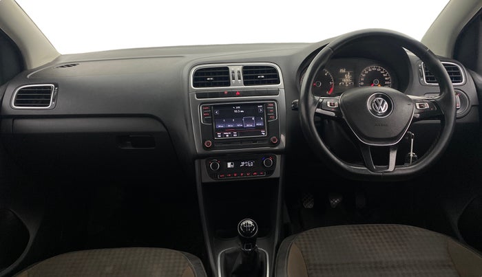 2018 Volkswagen Polo HIGHLINE PLUS 1.5 16 ALLOY, Diesel, Manual, 1,46,052 km, Dashboard