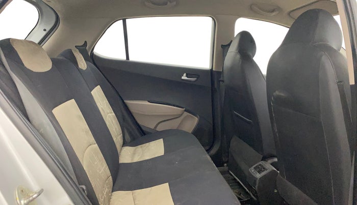 2015 Hyundai Grand i10 SPORTZ 1.2 KAPPA VTVT, Petrol, Manual, 1,04,808 km, Right Side Rear Door Cabin