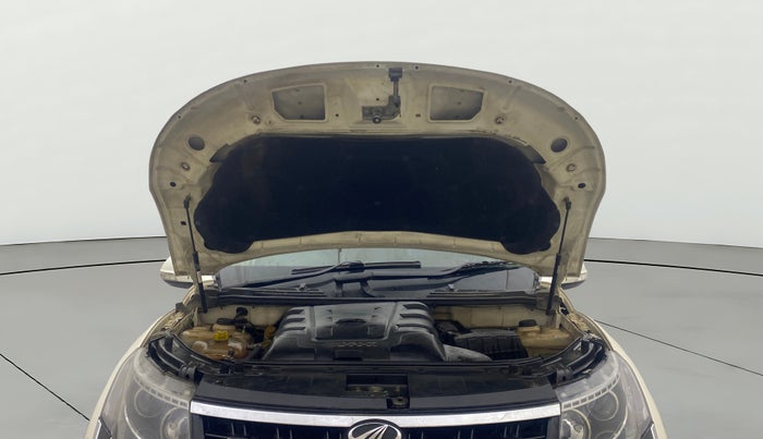 2018 Mahindra XUV500 W11(O), Diesel, Manual, 87,270 km, Open Bonet