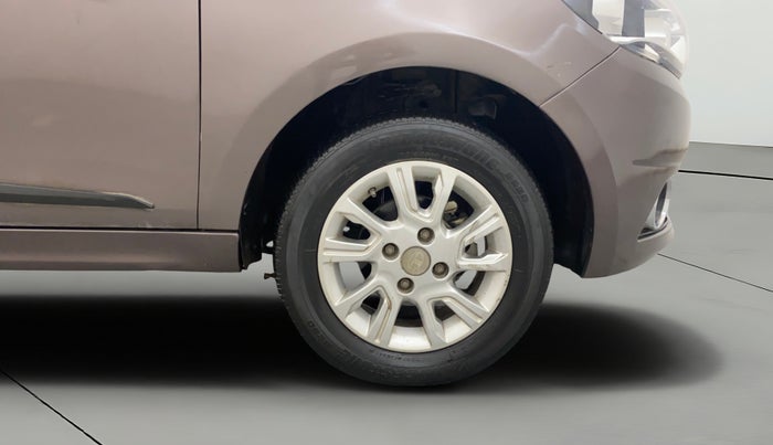 2018 Tata Tiago XZ PETROL, Petrol, Manual, 40,308 km, Right Front Wheel